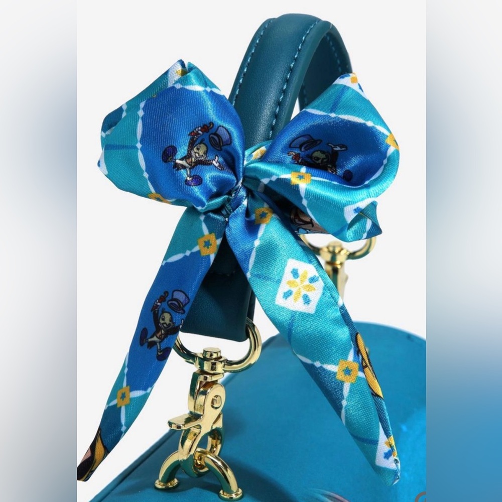 Loungefly Pinocchio - Picture 6 of 14
